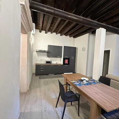 Al Campanile Apartment Верона Екстериор снимка