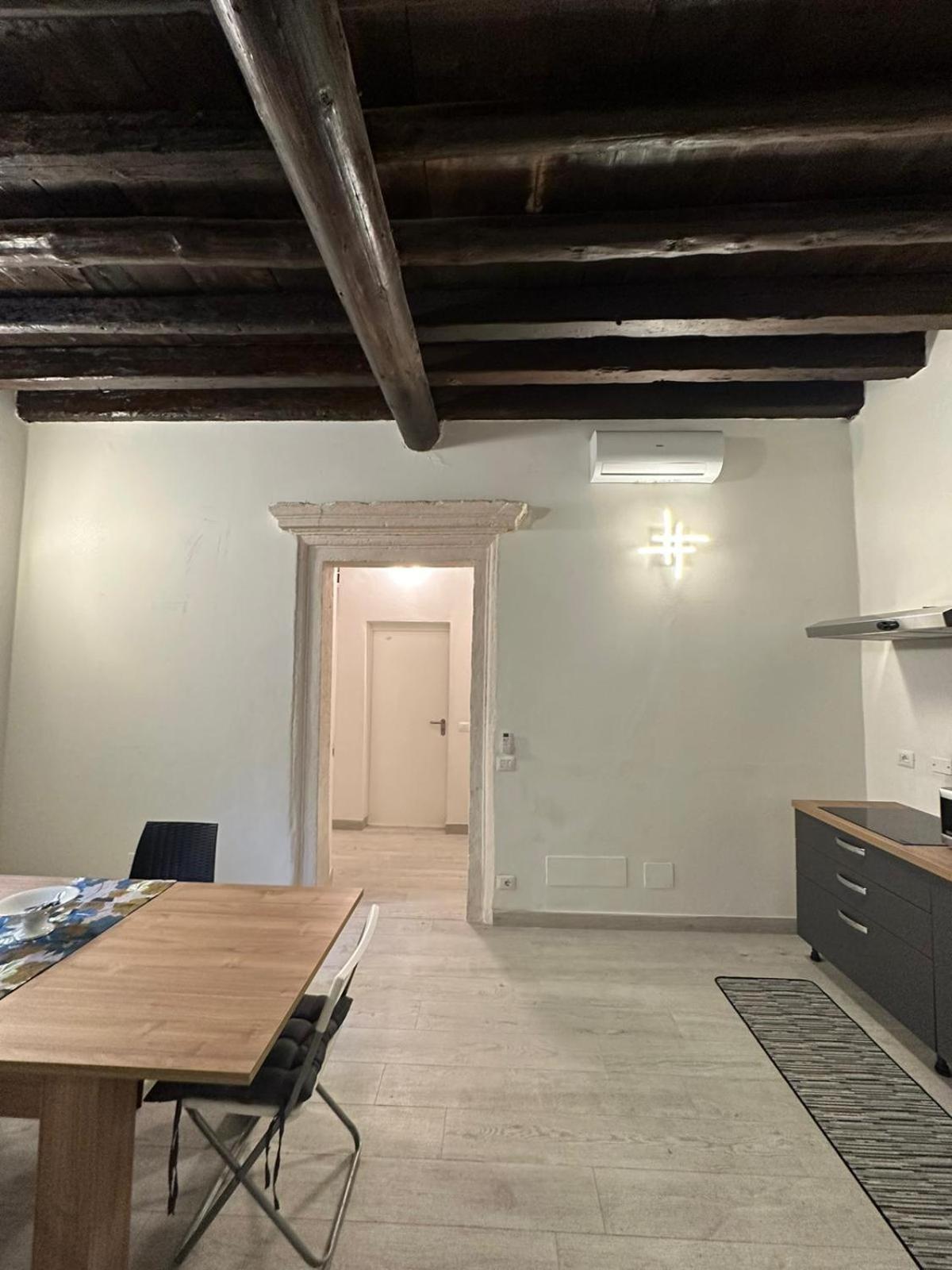 Al Campanile Apartment Верона Екстериор снимка
