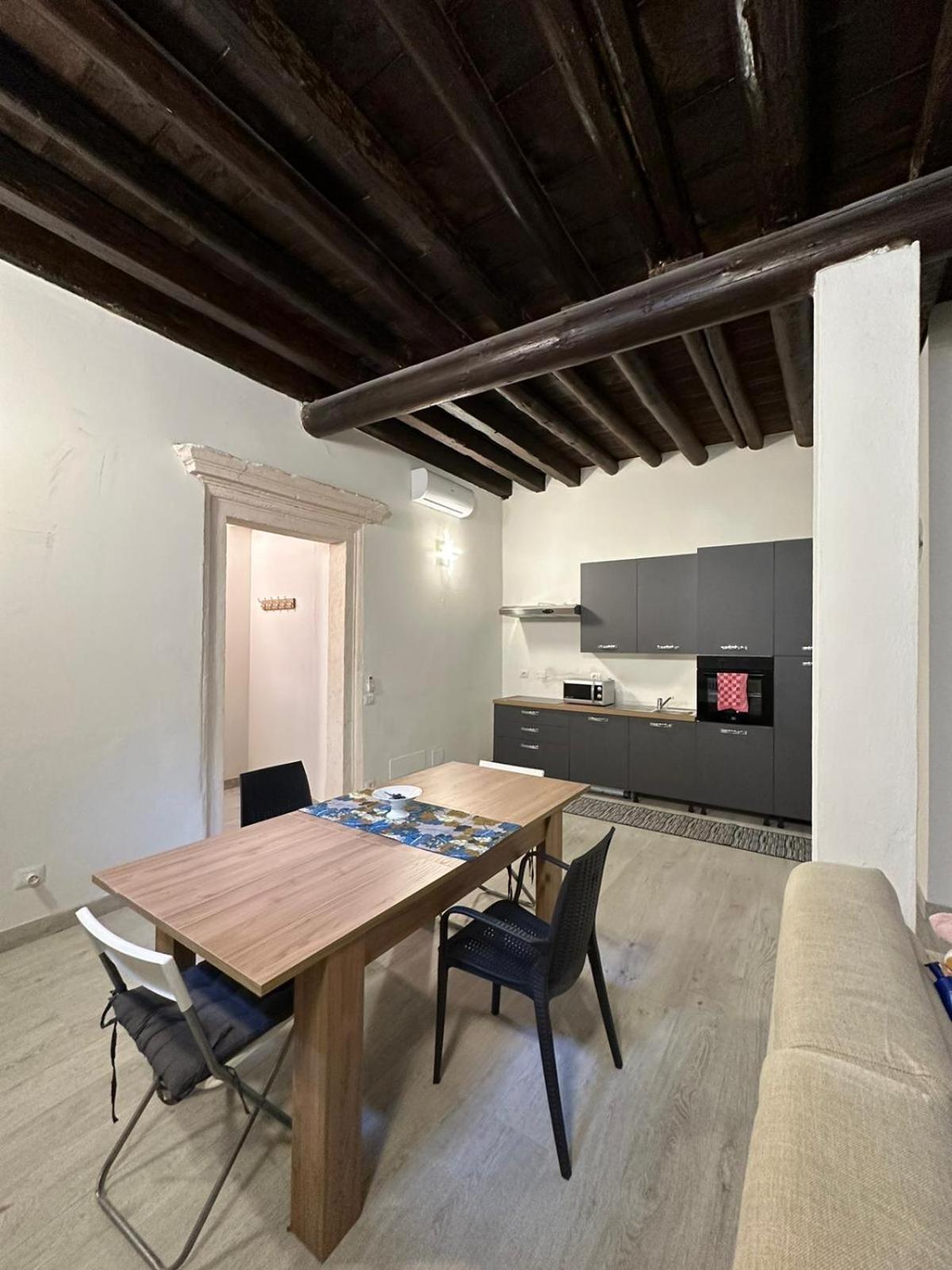 Al Campanile Apartment Верона Екстериор снимка